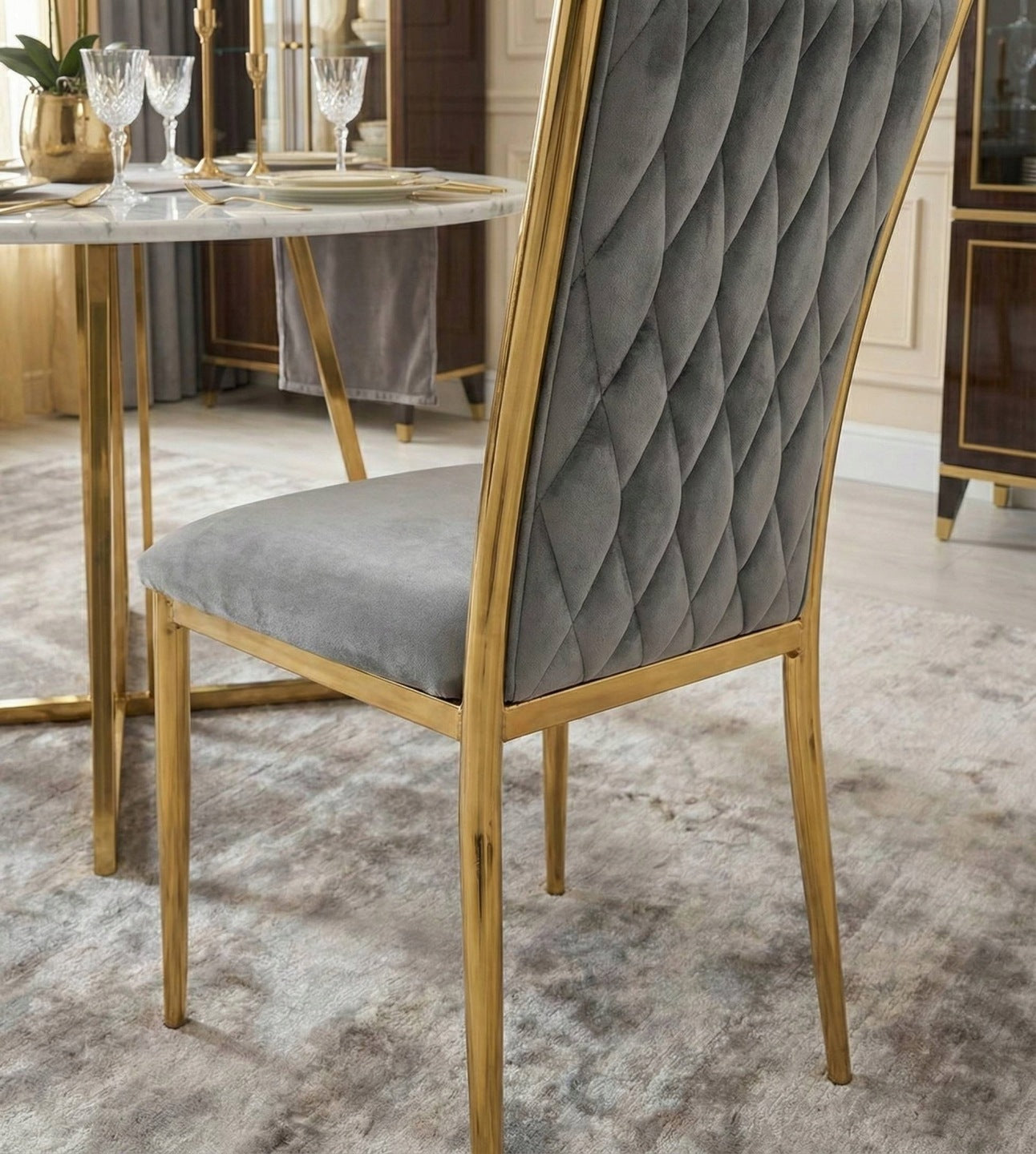 Geflochtener Sessel K37 für das Wohnzimmer, Metallgestell in Goldoptik, verschiedene Farben