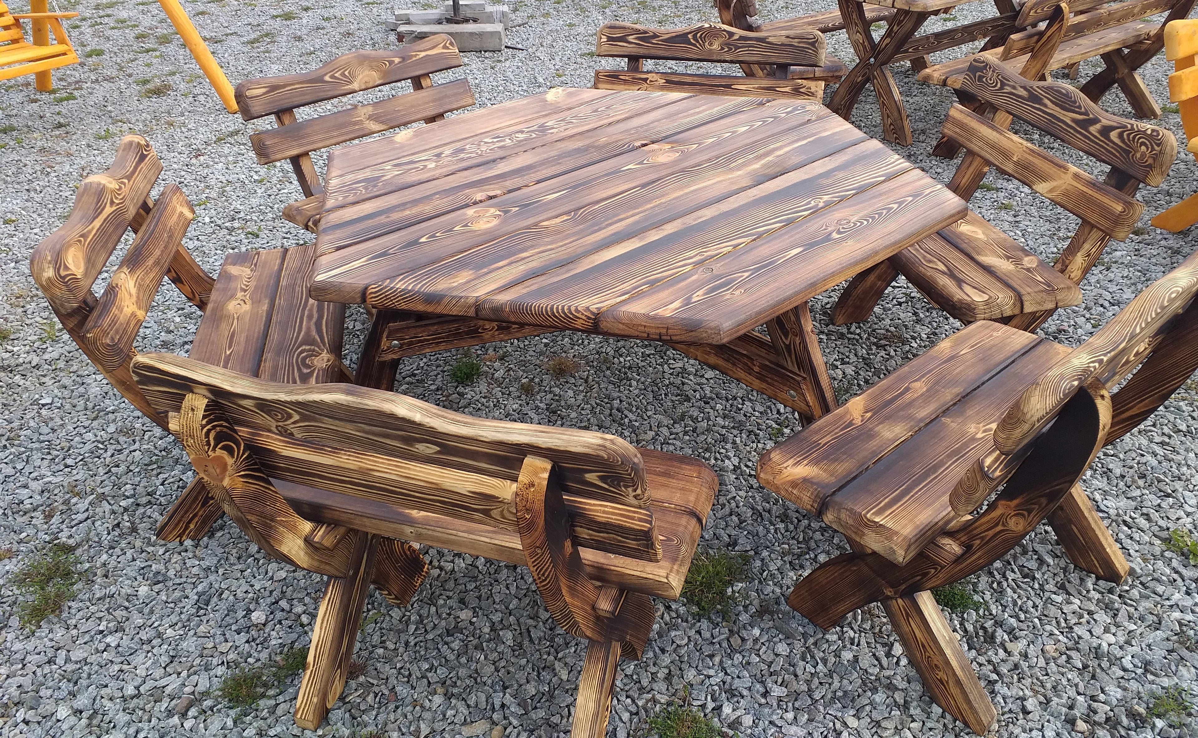 Gartenmöbel S-12, Tisch mit 6 Kleinen Bänken, Für 12 Personen, Farbe Geflammt