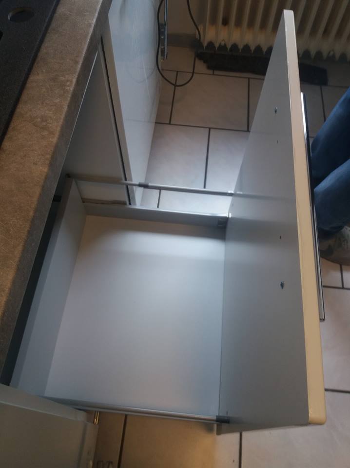 Küchenzeile PL1, L-Form 240x245cm, Front Hochglanz, Soft Close System, mit Arbeitsplatte, Farbe wählbar