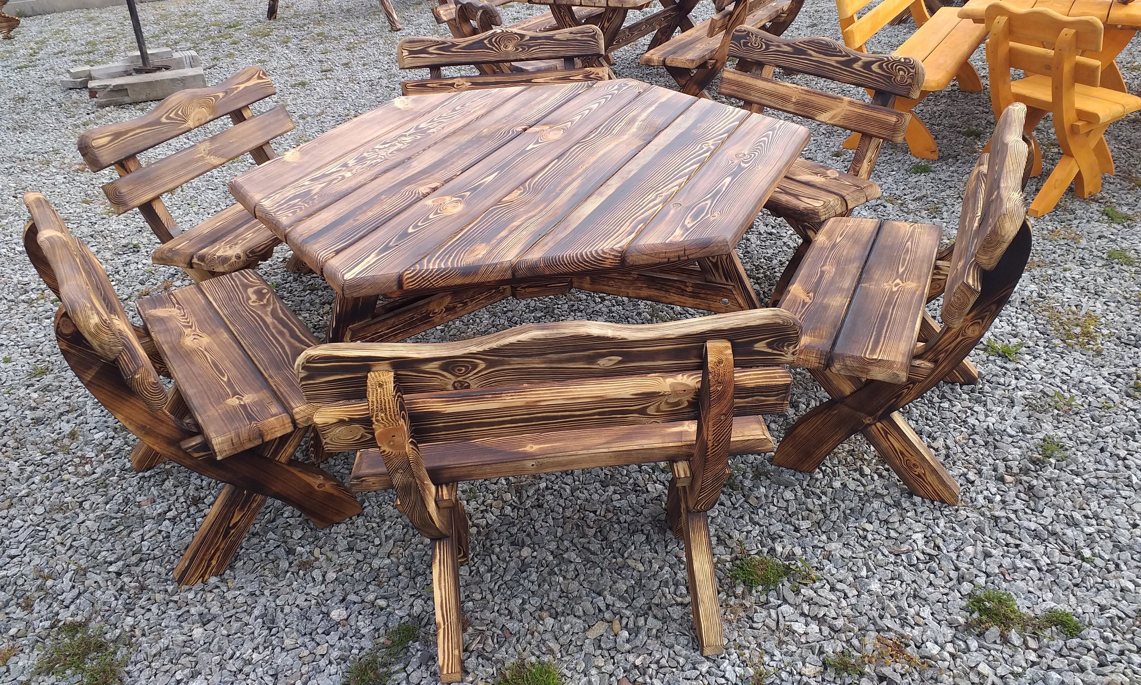 Gartenmöbel S-12, Tisch mit 6 Kleinen Bänken, Für 12 Personen, Farbe Geflammt