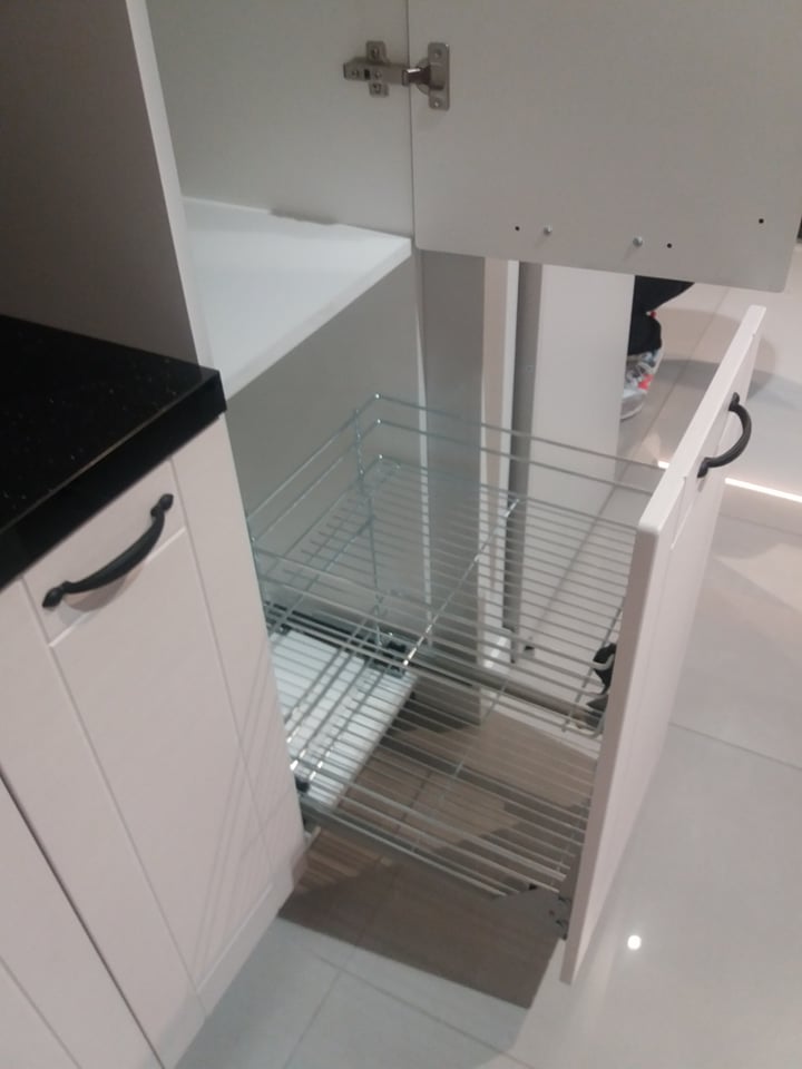Küchenzeile PL5, 380cm ,Front Hochglanz, Soft Close System, mit Arbeitsplatte, Farbe wählbar