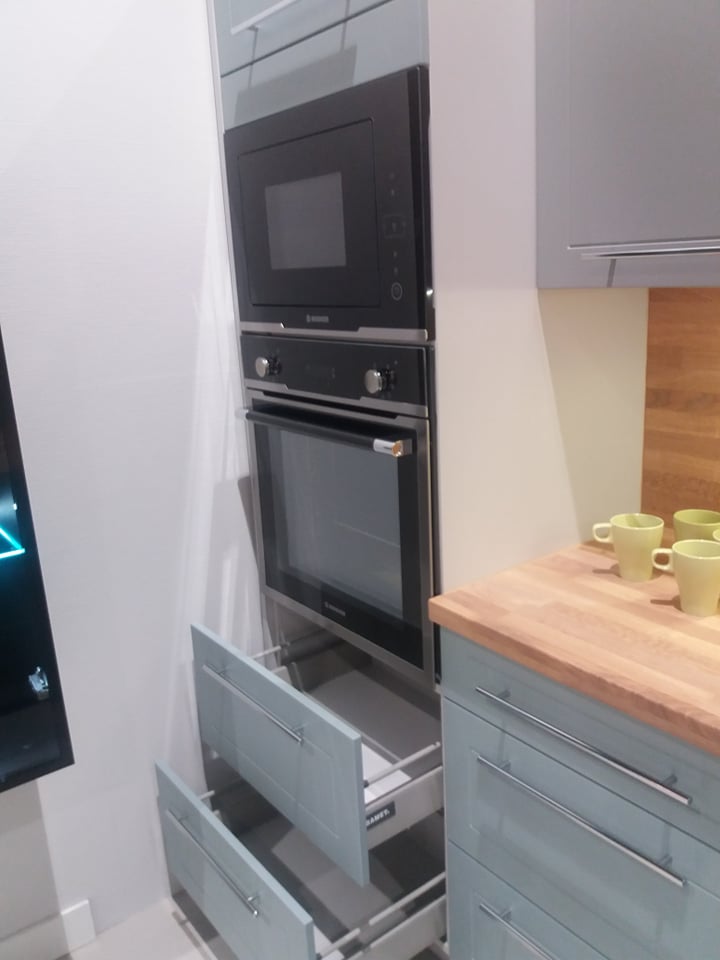 Küchenzeile QU1, L-Form 370x260cm, mit Arbeitsplatte,  Front Farbe Matt, Soft Close System, Farbe wählbar